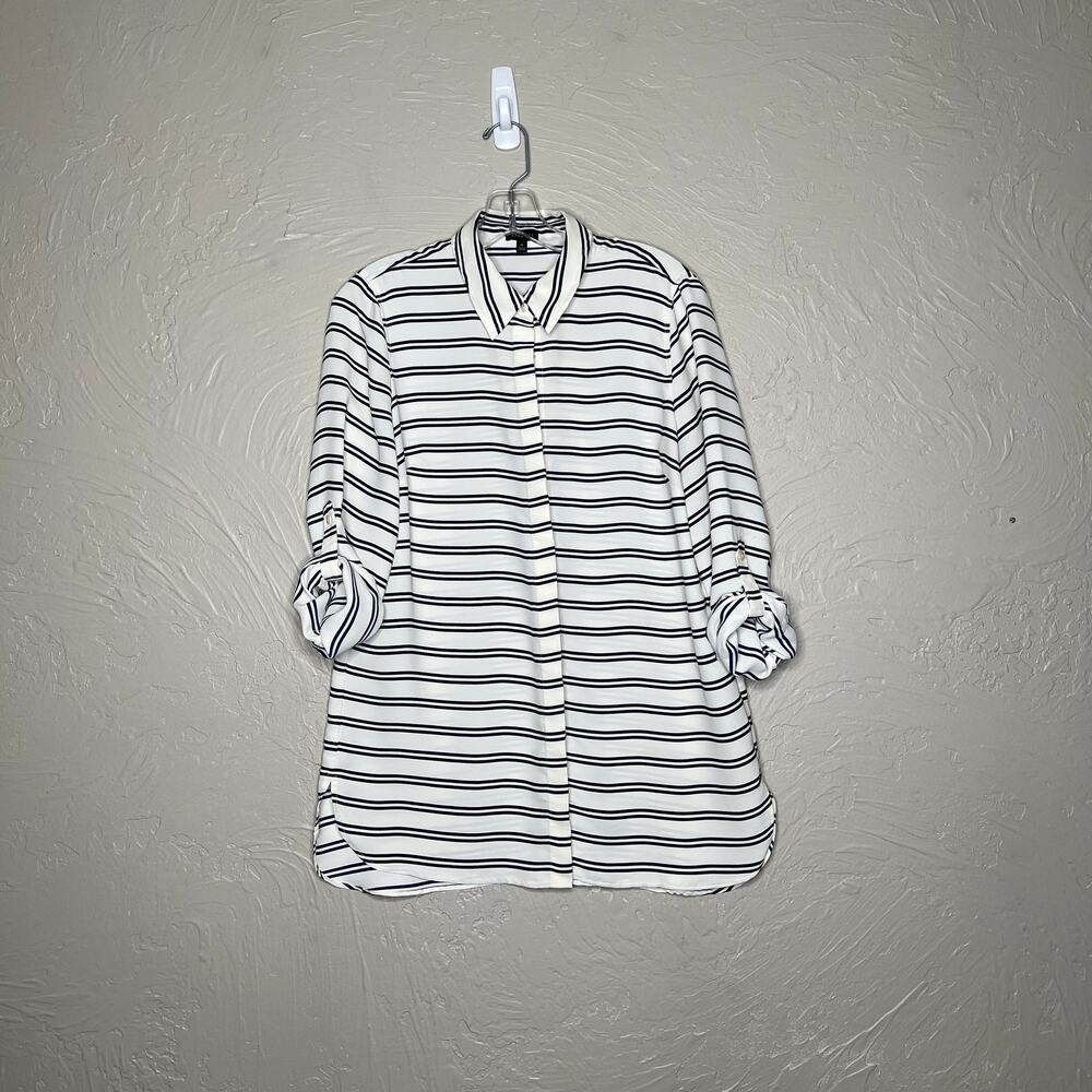 Talbots Women's Blouse Size M - Classic Button-Down Top